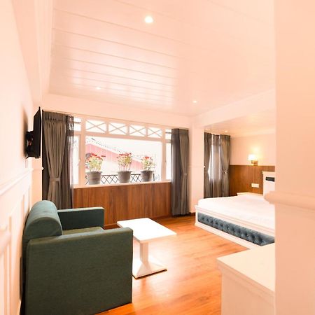 Summit Mall Stone Hotel Dardżyling Zewnętrze zdjęcie