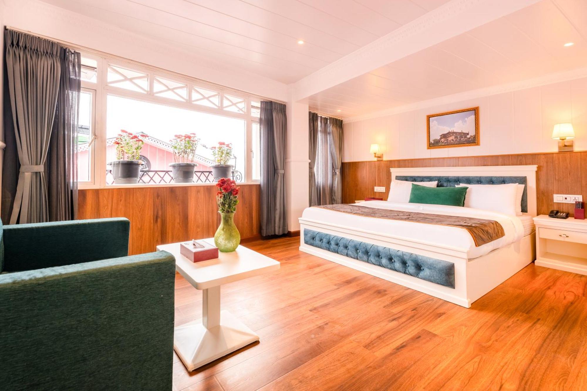 Summit Mall Stone Hotel Dardżyling Zewnętrze zdjęcie