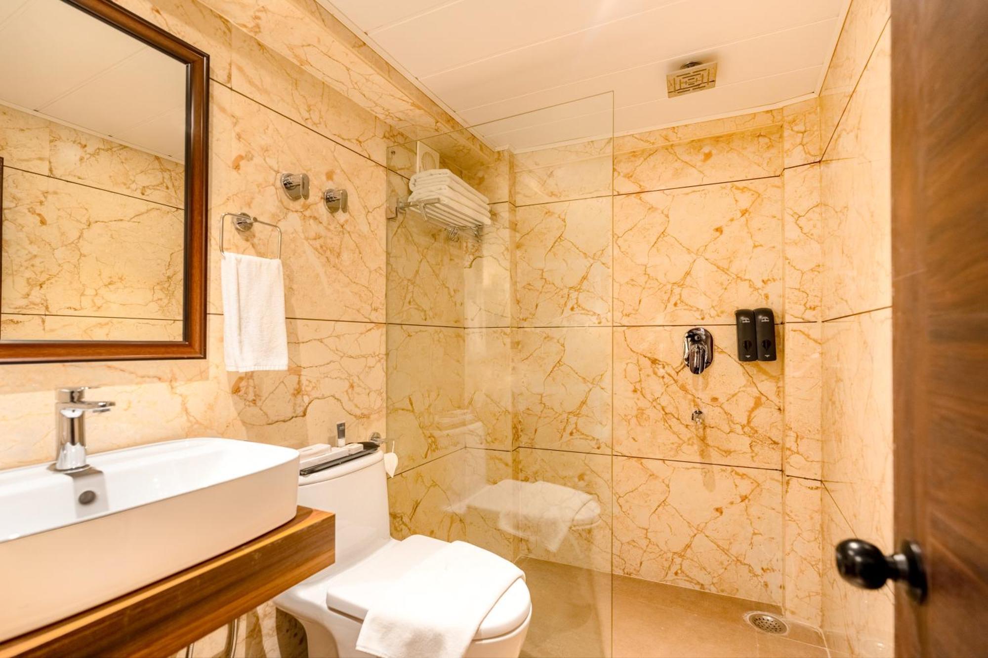 Summit Mall Stone Hotel Dardżyling Zewnętrze zdjęcie