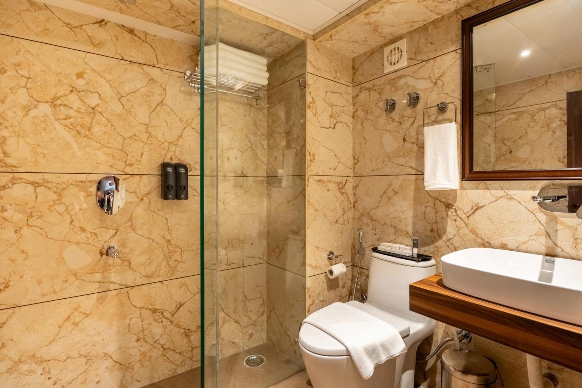 Summit Mall Stone Hotel Dardżyling Zewnętrze zdjęcie